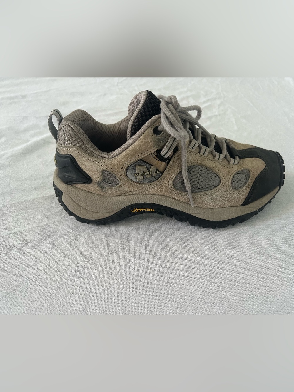 Merrell Chameleon Hiking Shoes Size 8 Women’s!!